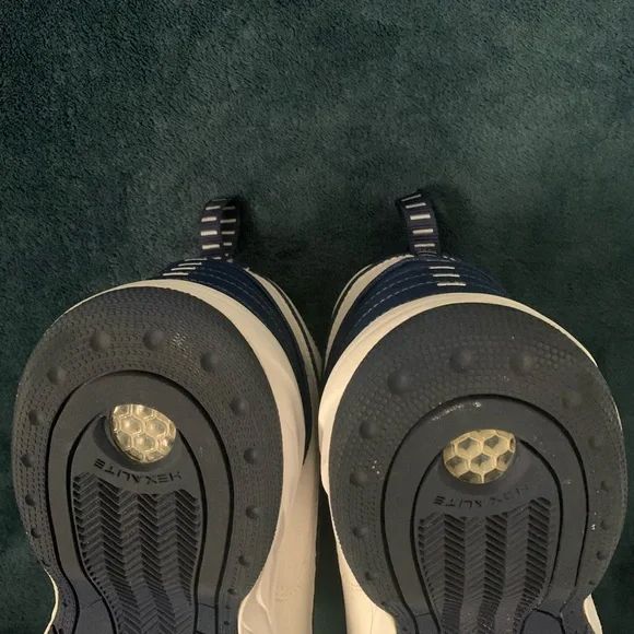 REEBOK HEXALITE VINTAGE 2000 Size 9 1/2 white with navy blue accents. Worn twice - Picture 3 of 8